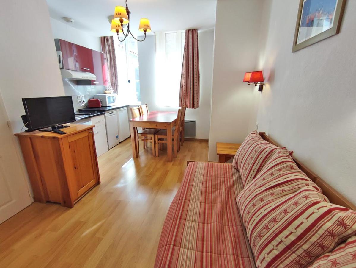 Pat 83, T2, Centre Luchon, Wifi, Casier A Skis, 4 Personnes Bagneres-de-Luchon Luaran gambar